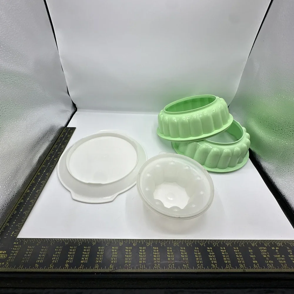 Tupperware Green Fluted 9